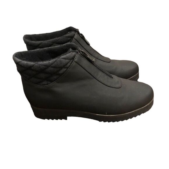 Naturalizer black slip on winter boots. Size 6.5.‎ - Picture 5 of 8